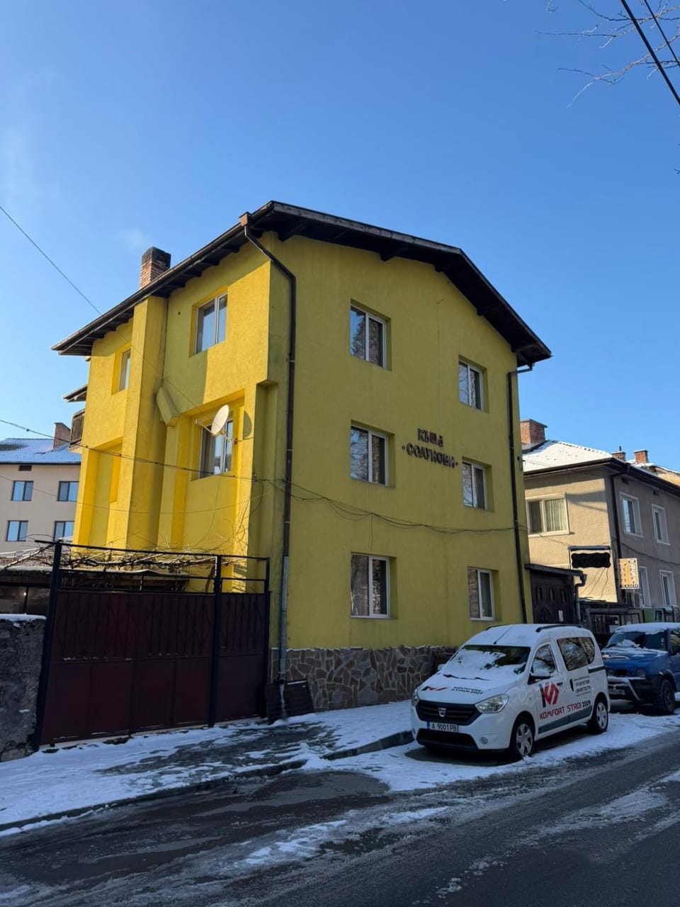 Property building, Street view, Location