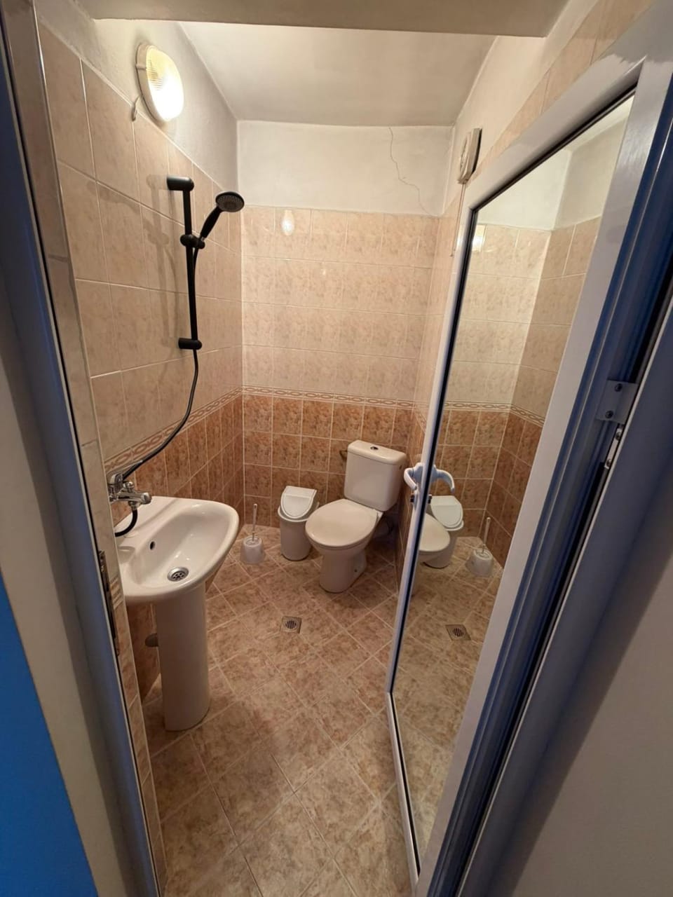 Shower, Toilet, Bathroom