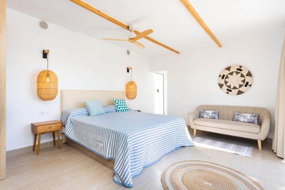 Bed, Photo of the whole room
