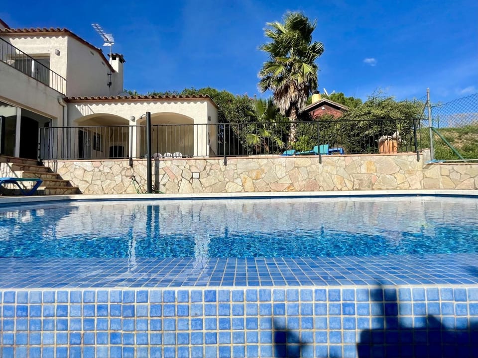 La Palmeraie by Costabravaway House in Baix Empordà