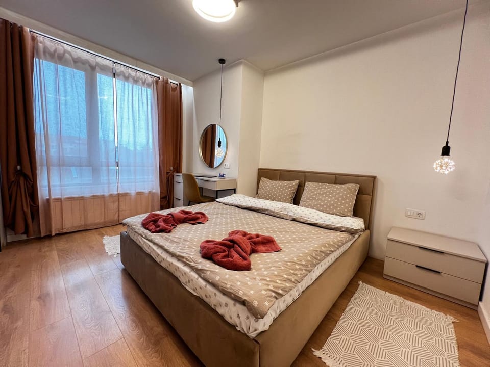 Bed, Bedroom, towels, wardrobe