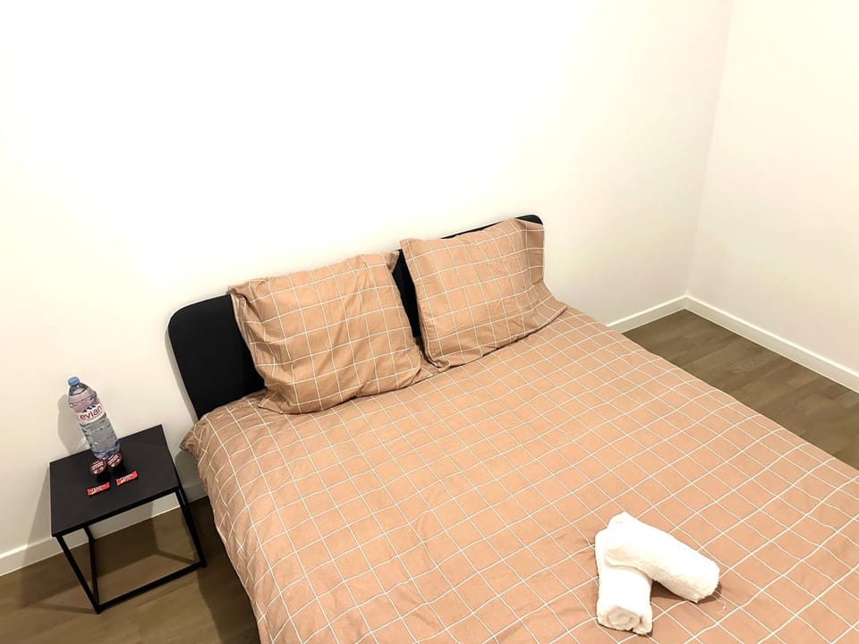 Ref C chambre à louer dans un grand appartement partagé à 6 minutes de Disneyland Vacation rental in Chessy