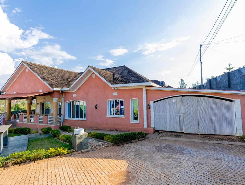 Property building, Day, Garden