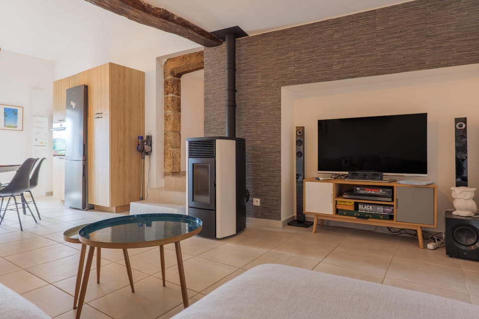 La Maison Bleue Du Plot House in Provence