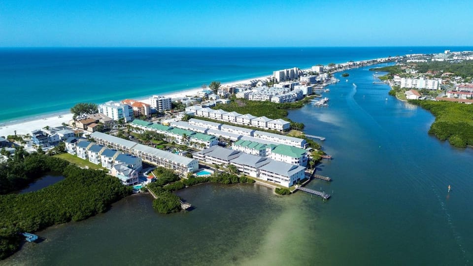 Bayview Villas - Bayview Shores Villa in Indian Shores