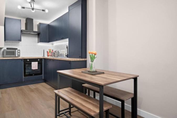 2BR Apartment in Cardiff’s Vibrant Roath Bed and Breakfast in Cardiff