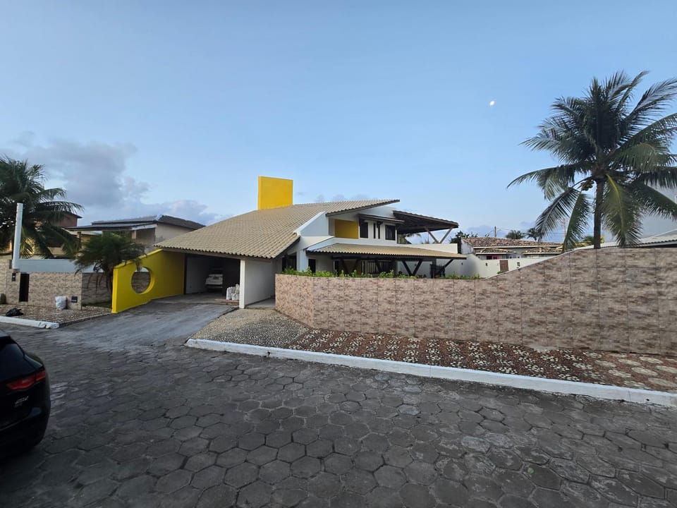 Casa 4 suites Praia do flamengo salvador House in Salvador