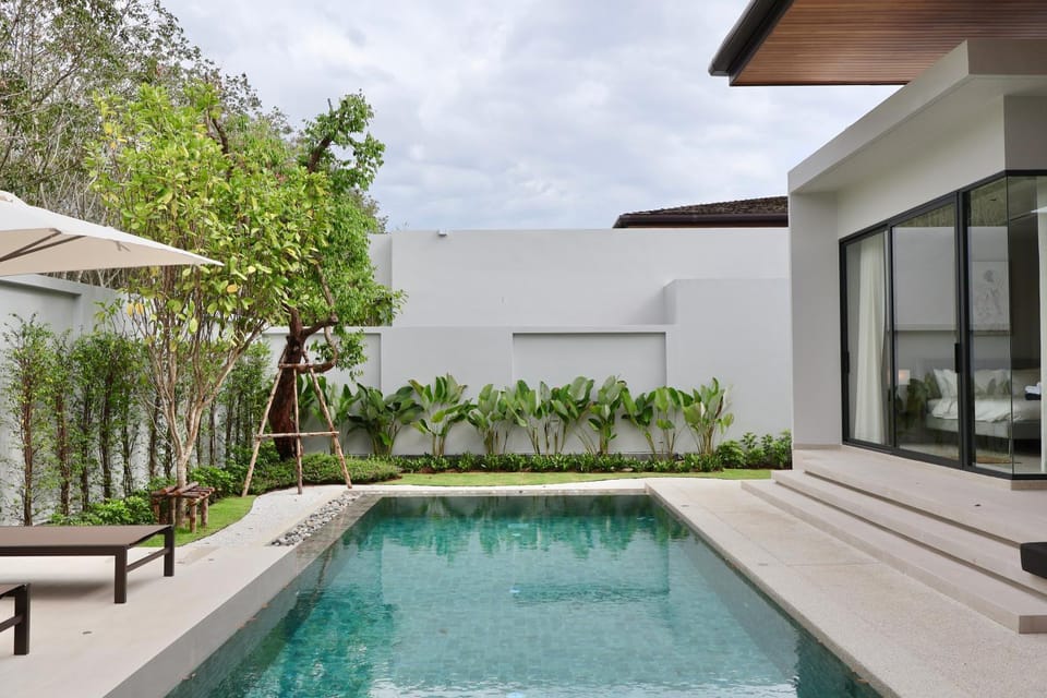 Property building, Patio, Spring, Day, Garden, Garden view, Pool view, Swimming pool, sunbed
