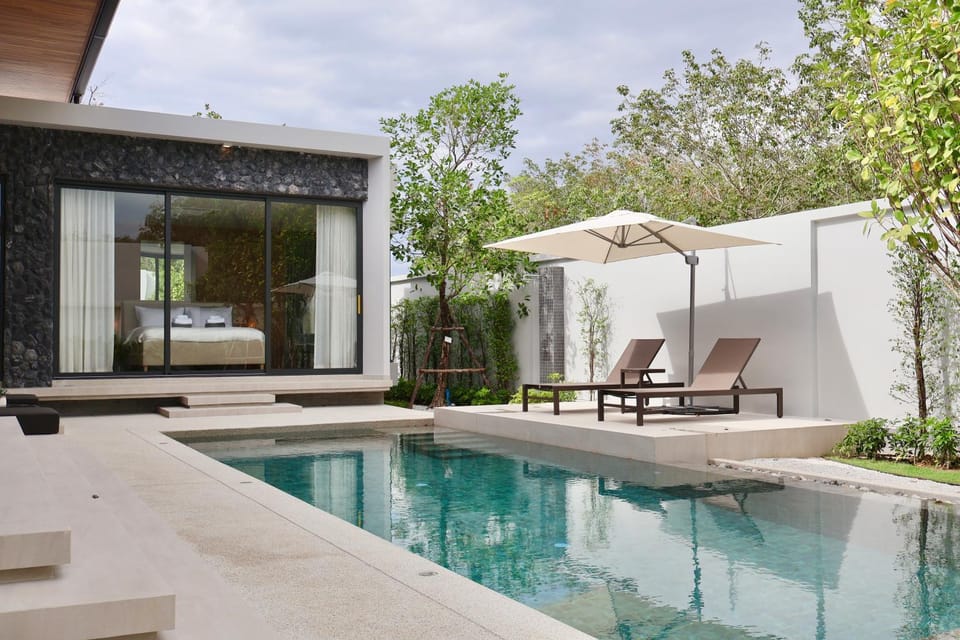 Property building, Patio, Spring, Day, Garden, Garden view, Pool view, Swimming pool, sunbed