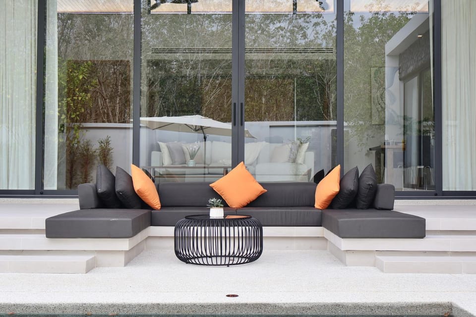 Patio, Day, Living room, Seating area