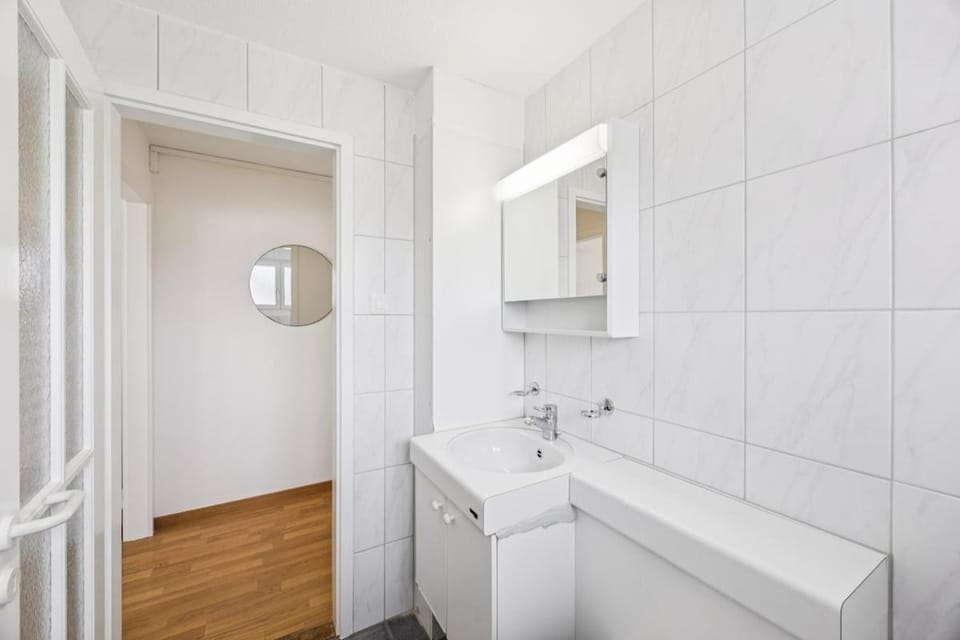 Wifi, Smart TV, City Centre, Queen Bed - CR 18 Apartment in Zurich City