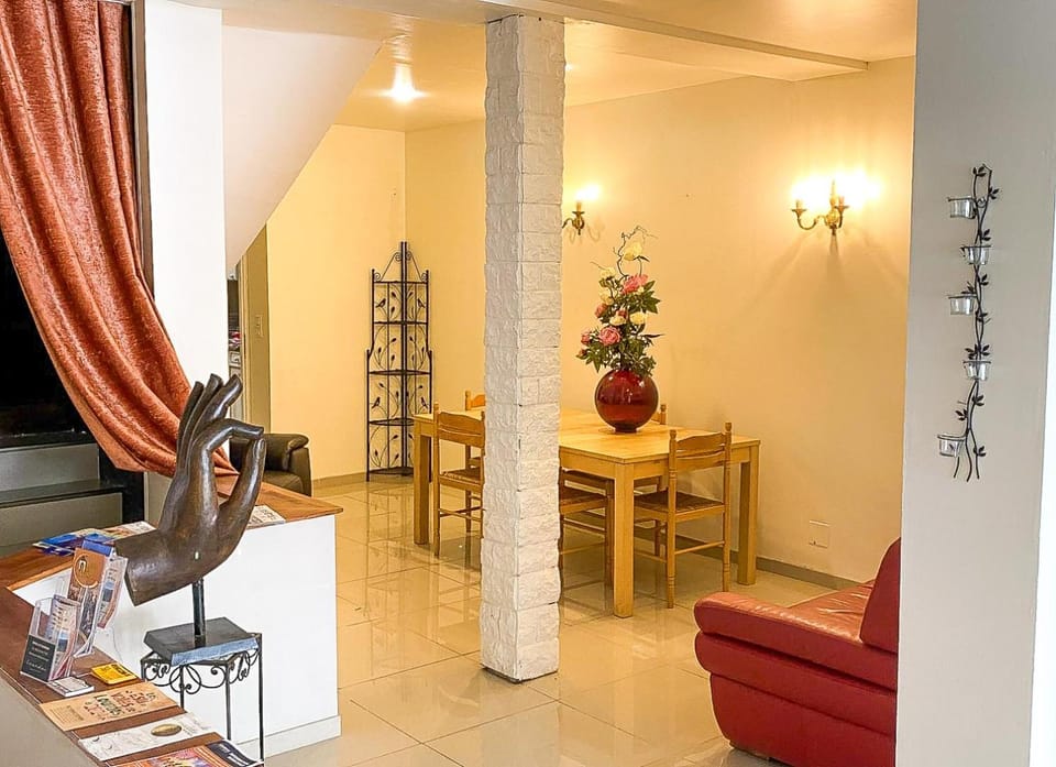 Communal lounge/ TV room, Internal: Not applicable to any particular room