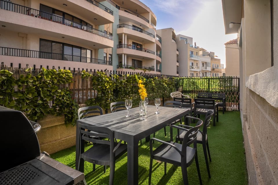 3BD Charming House with Terrace, Fireplace and BBQ Apartment in Saint Julians
