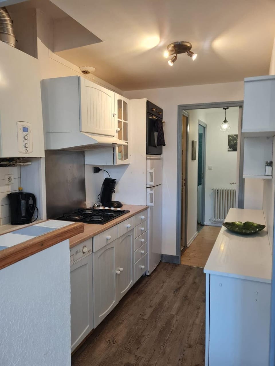 Kitchen or kitchenette, oven, stove