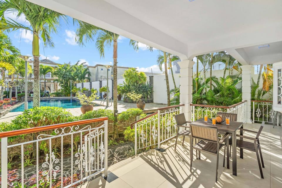 Patio, Garden, View (from property/room), Balcony/Terrace, Dining area, Garden view, Pool view