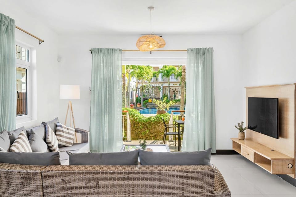 TV and multimedia, Living room, Garden view
