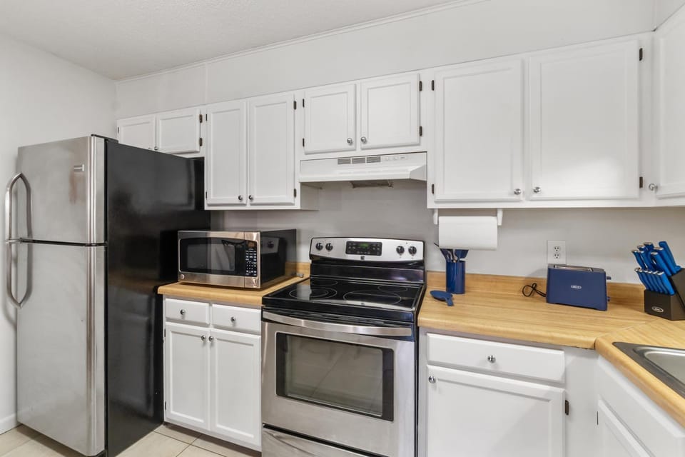 dishwasher, oven, pet friendly, stove, toaster