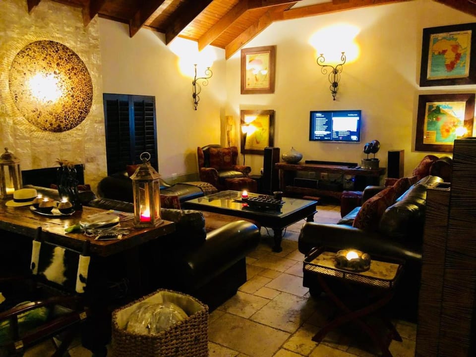 Communal lounge/ TV room, Lounge or bar