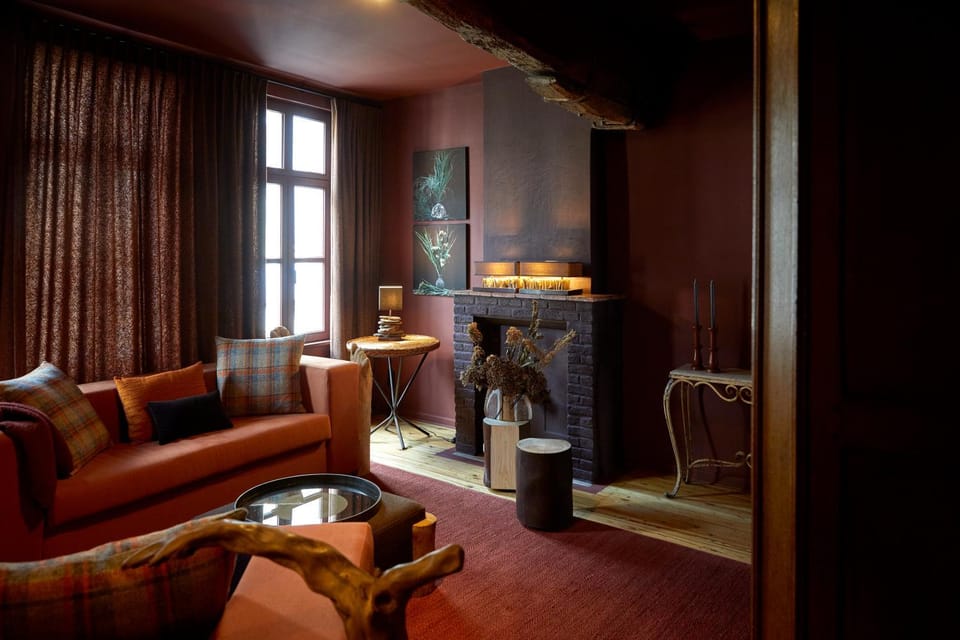 Living room, Seating area