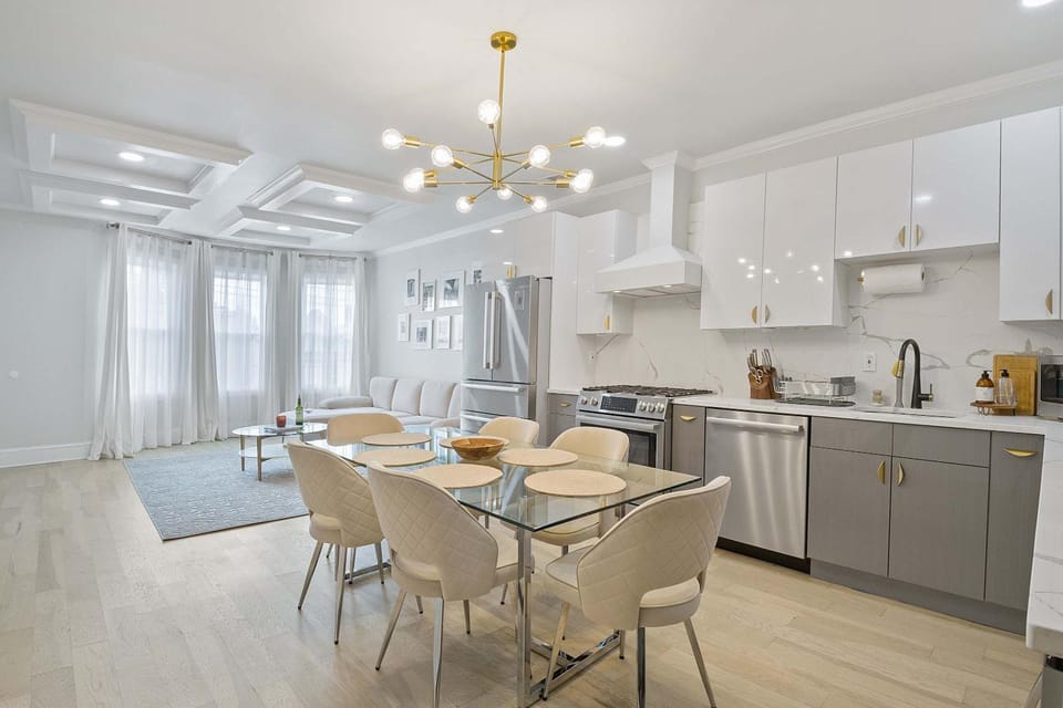 Kitchen or kitchenette, Dining area, dishwasher, oven