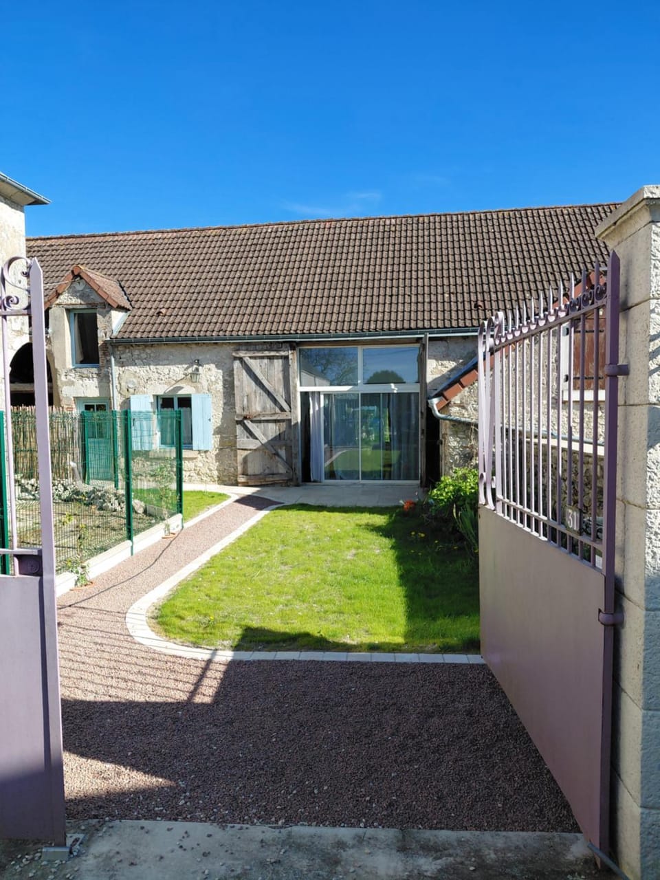 Chambre sous les toits Vacation rental in Centre-Val de Loire