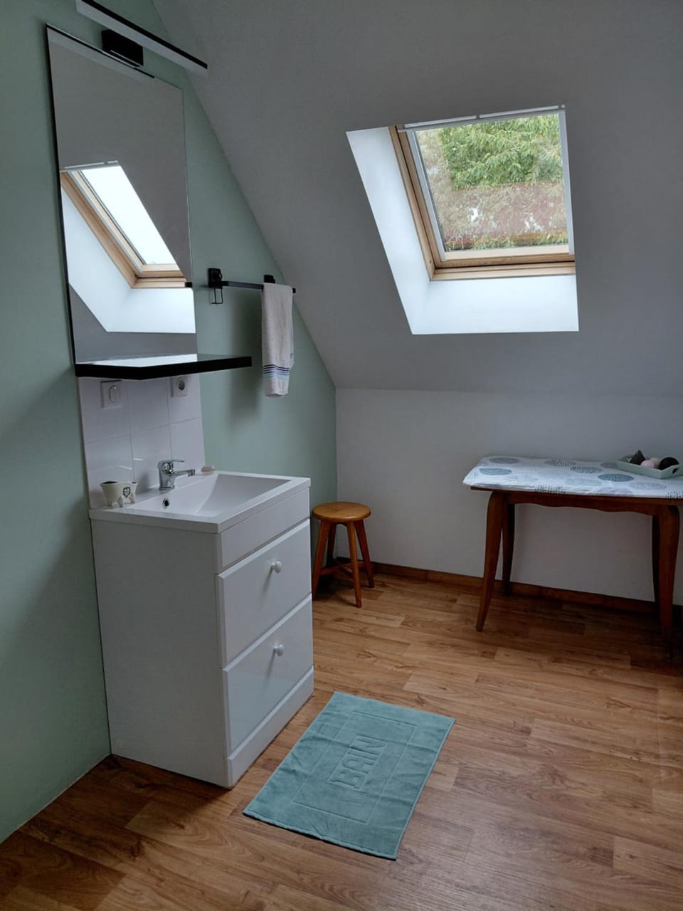 Chambre sous les toits Vacation rental in Centre-Val de Loire