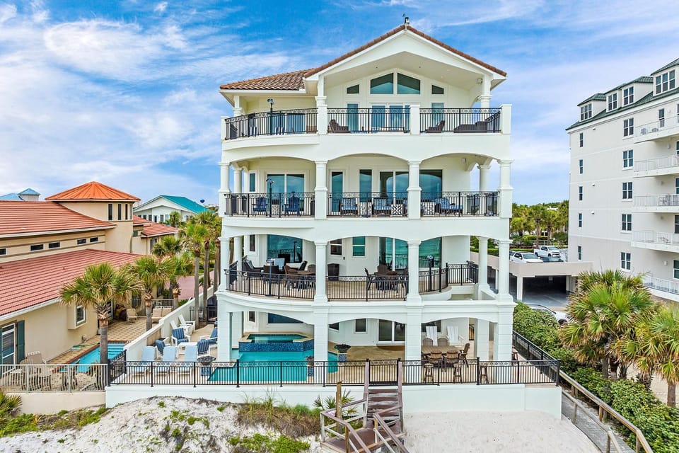 Palazzo Del Mar - Beachfront Estate with Private Beachfront Pool, Movie Theater, Poker Room, and Guest House House in Destin