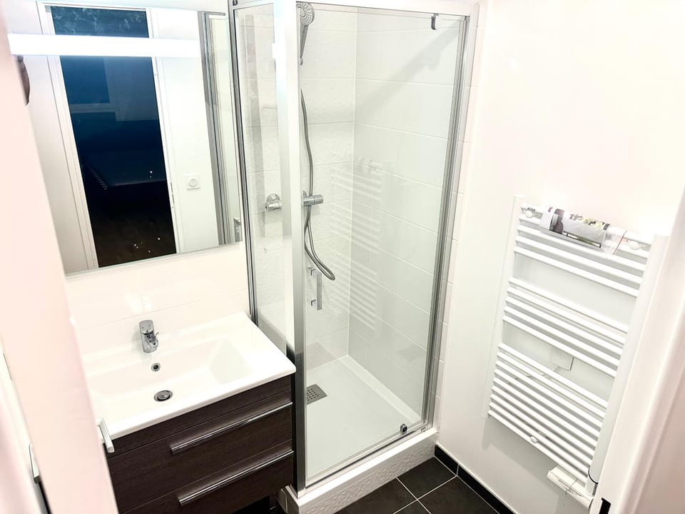 Ref D chambre à louer à 6 minutes de Disneyland dans un grand appartement partagé Vacation rental in Chessy