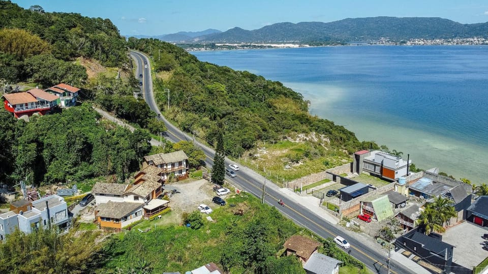Apto Luna 1 dorm na Barra da Lagoa by Achei Apartment in Florianopolis