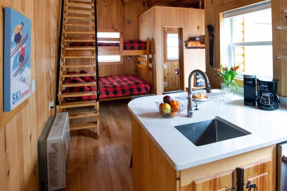 Three Cabins - Pet Friendly & Hot Tub Cabin in Warren