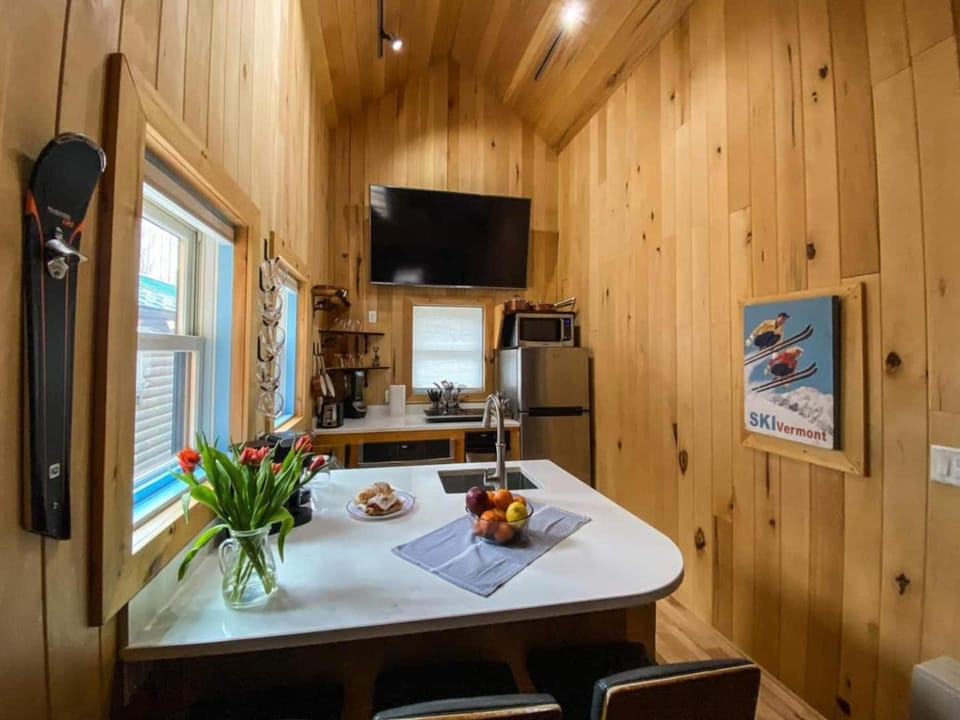 Three Cabins - Pet Friendly & Hot Tub Cabin in Warren