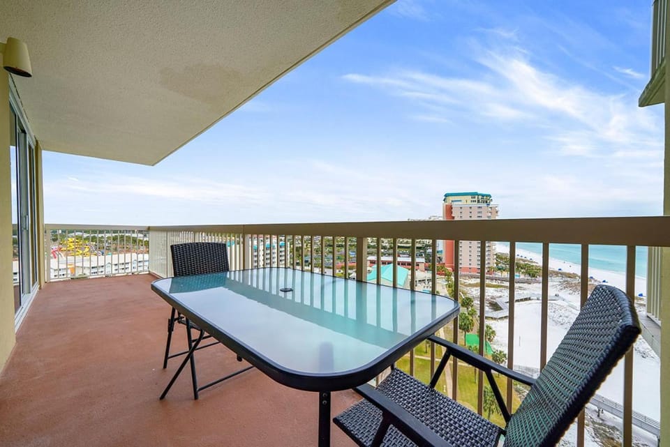Pelican Beach 1216 - Ocean Front Condo with Shared Pool & Beach Access House in Destin