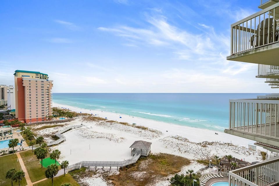 Pelican Beach 1216 - Ocean Front Condo with Shared Pool & Beach Access House in Destin