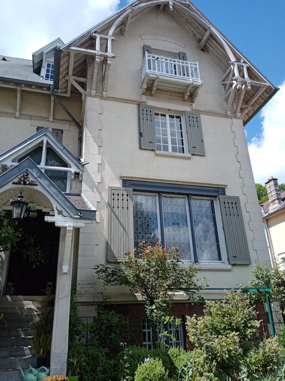 Facade/entrance