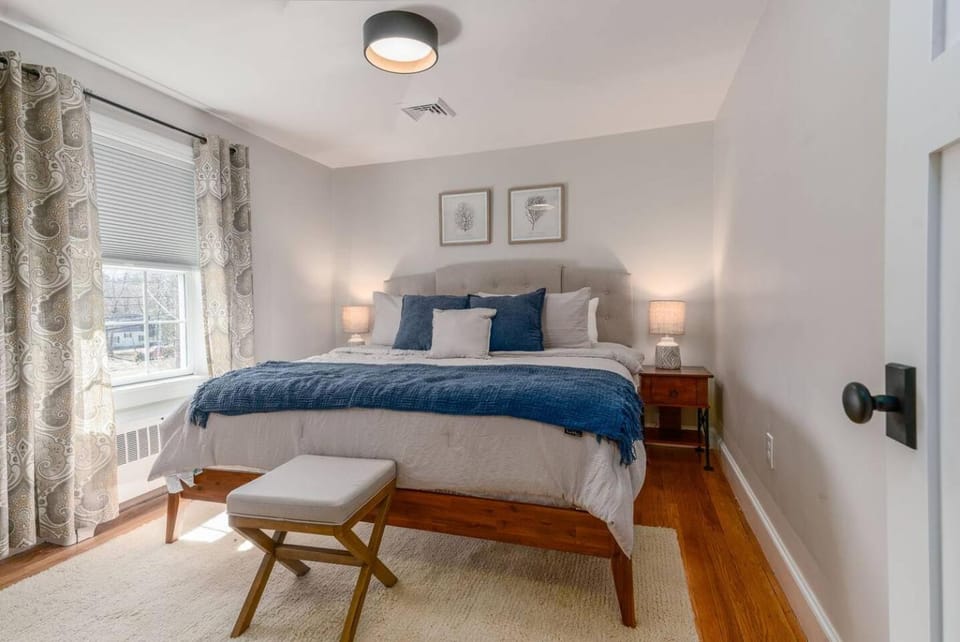 Beautiful Colonial Charmer House in Methuen