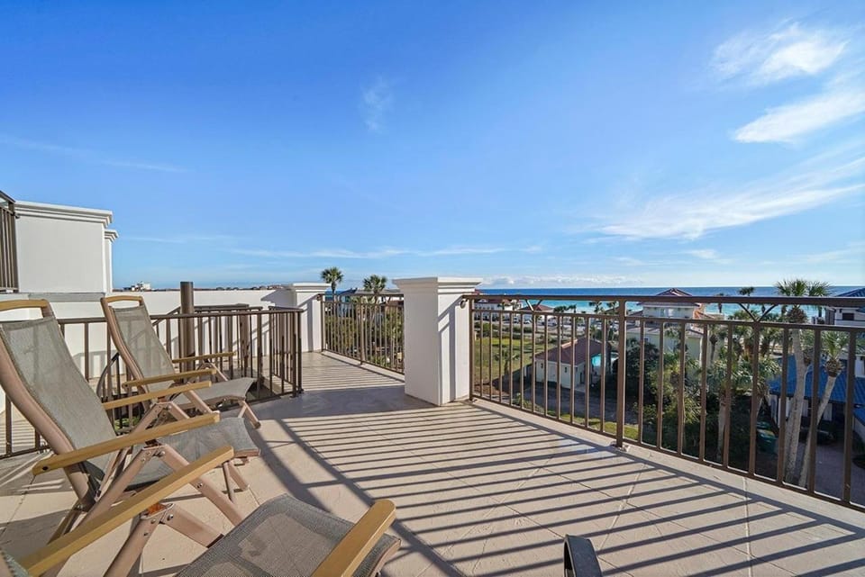 Sunreal - Destiny West Home with Ocean Views & Huge Private Pool House in Destin