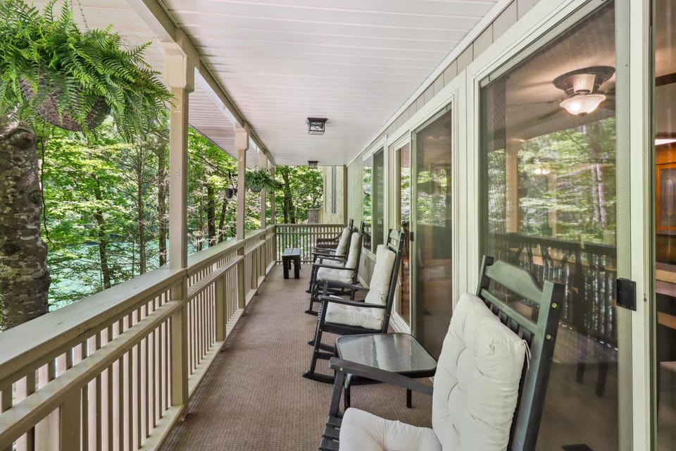 Patio, Lake view