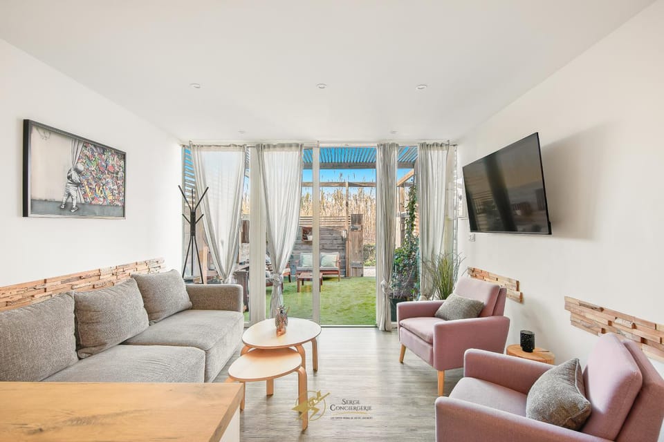 Communal lounge/ TV room, TV and multimedia