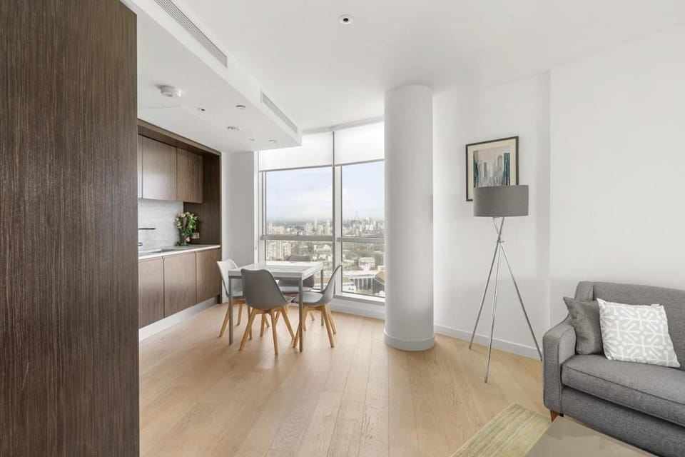 High Spec 1 Bedroom Apartment Near Canary Wharf Apartment in London