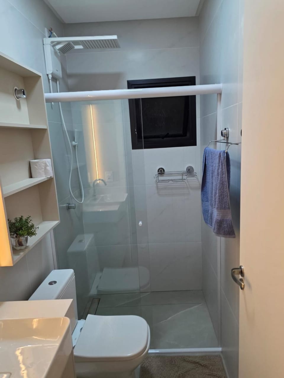 Shower, Bathroom, towels