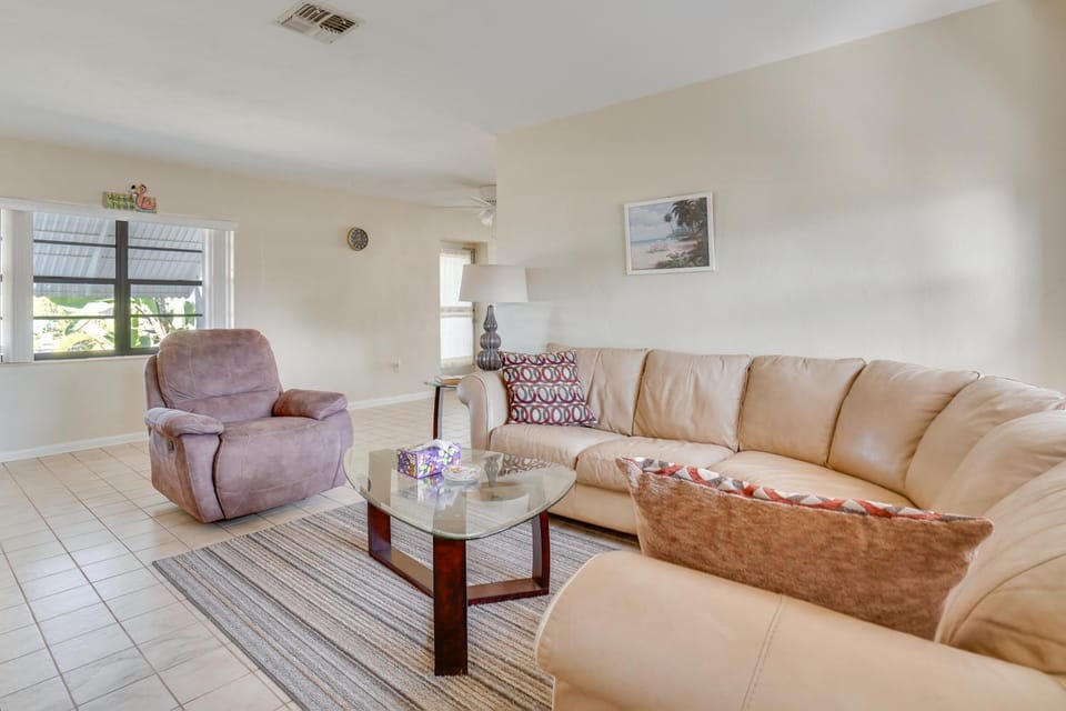 Waterfront Gulf Access Beach House w Lainai House in Port Charlotte