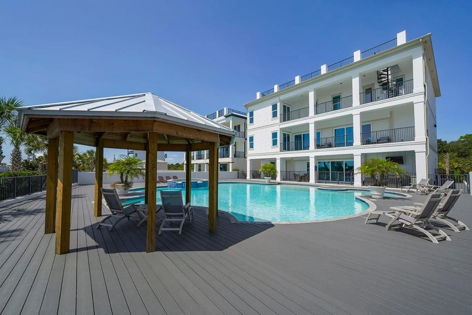 The Enclave on 30A - Luxury Home with Massive Pool & Rooftop Deck House in South Walton County