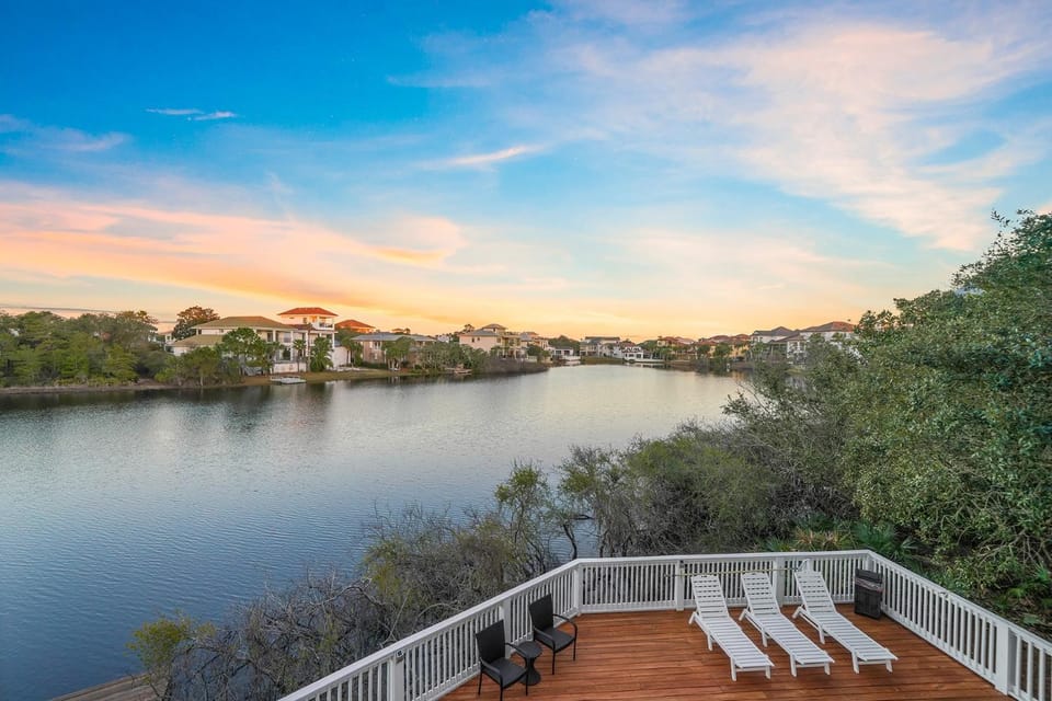 The Great Escape - Huge 3 Story Lakefront Home with Private Pool & Near the Beach House in Destin