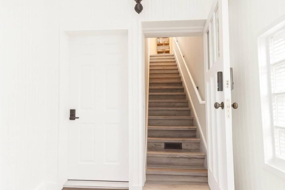 Alberts Place Apartment in Calgary