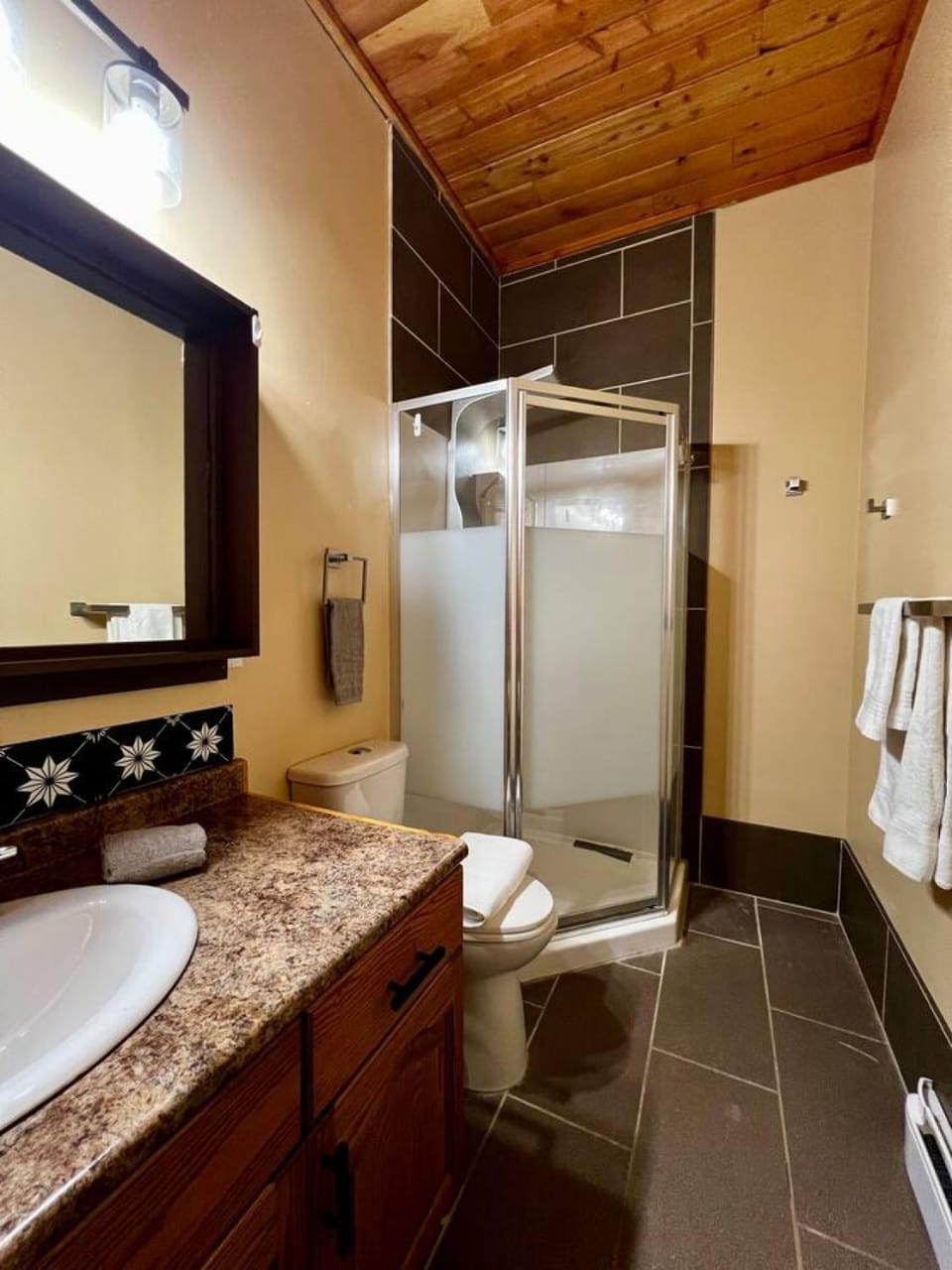 Small town motel-style stay - Unit 6 Apartment in Alberta