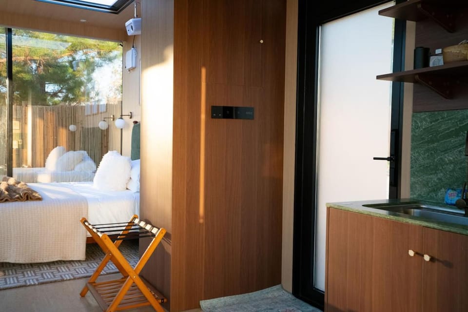Patio, Day, View (from property/room), Balcony/Terrace, Kitchen or kitchenette, Living room, Seating area, Dining area