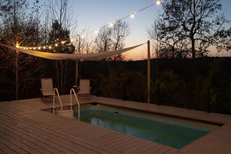 Moss - Zen Mirror Cabin, Pool, Sunset Views, Firepit Cabin in Lake Livingston
