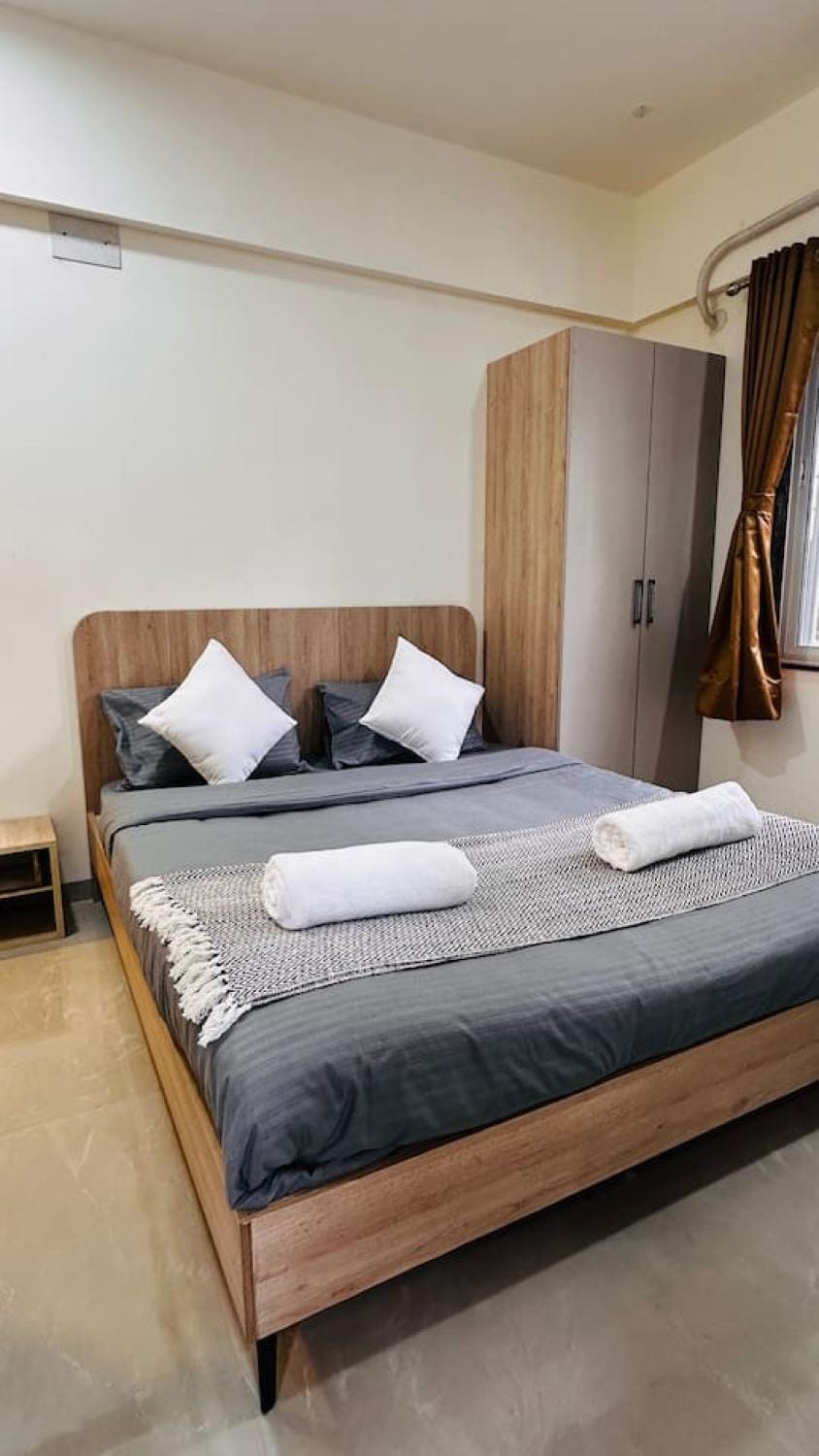 Cosy AC studio Flat by Bleisure Hosting House in Pune