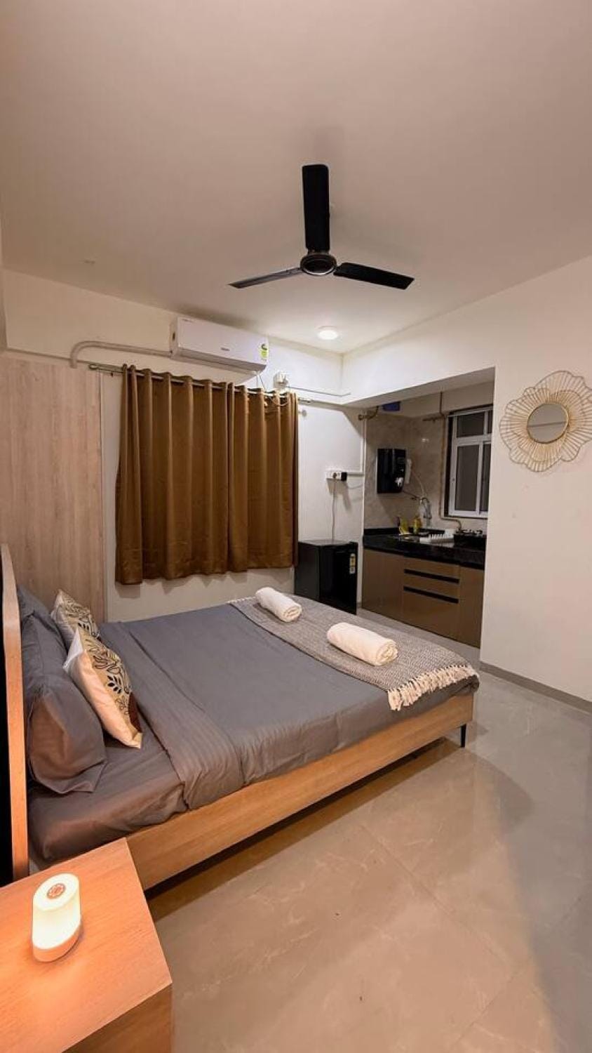 Cuckoo Nest Cozy AC Studio in Pimple Nilakh, Pune Apartment in Pune