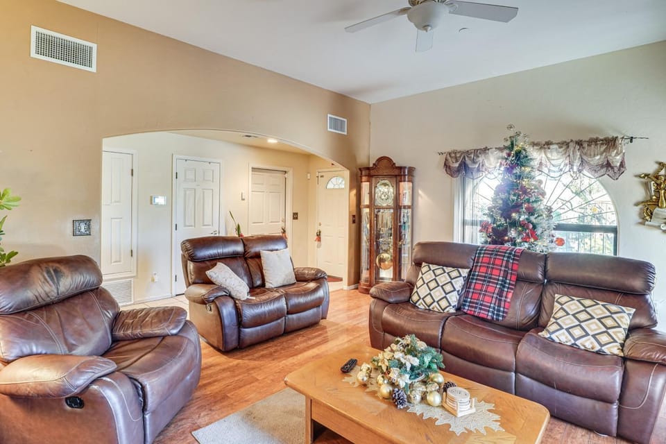 Pet-Friendly Tucson Retreat w/ Kitt Peak Views! House in Tucson Estates